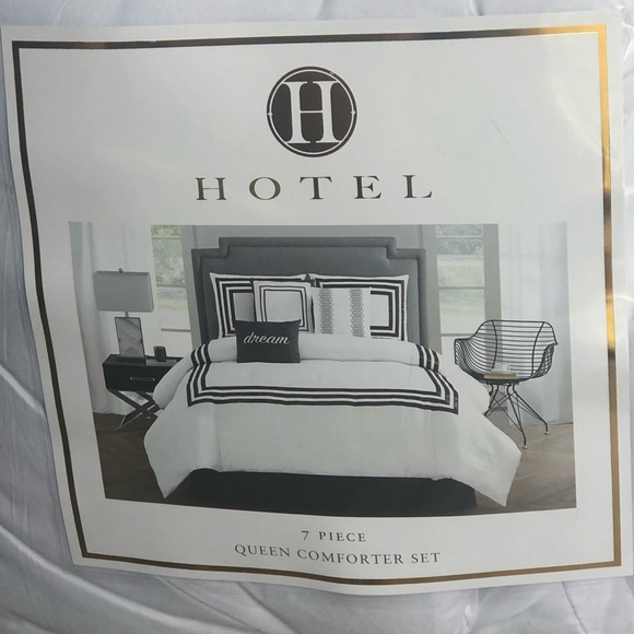 Neiman Marcus Bedding Sale Nwt Unopened Queen Comforterduvet Set
